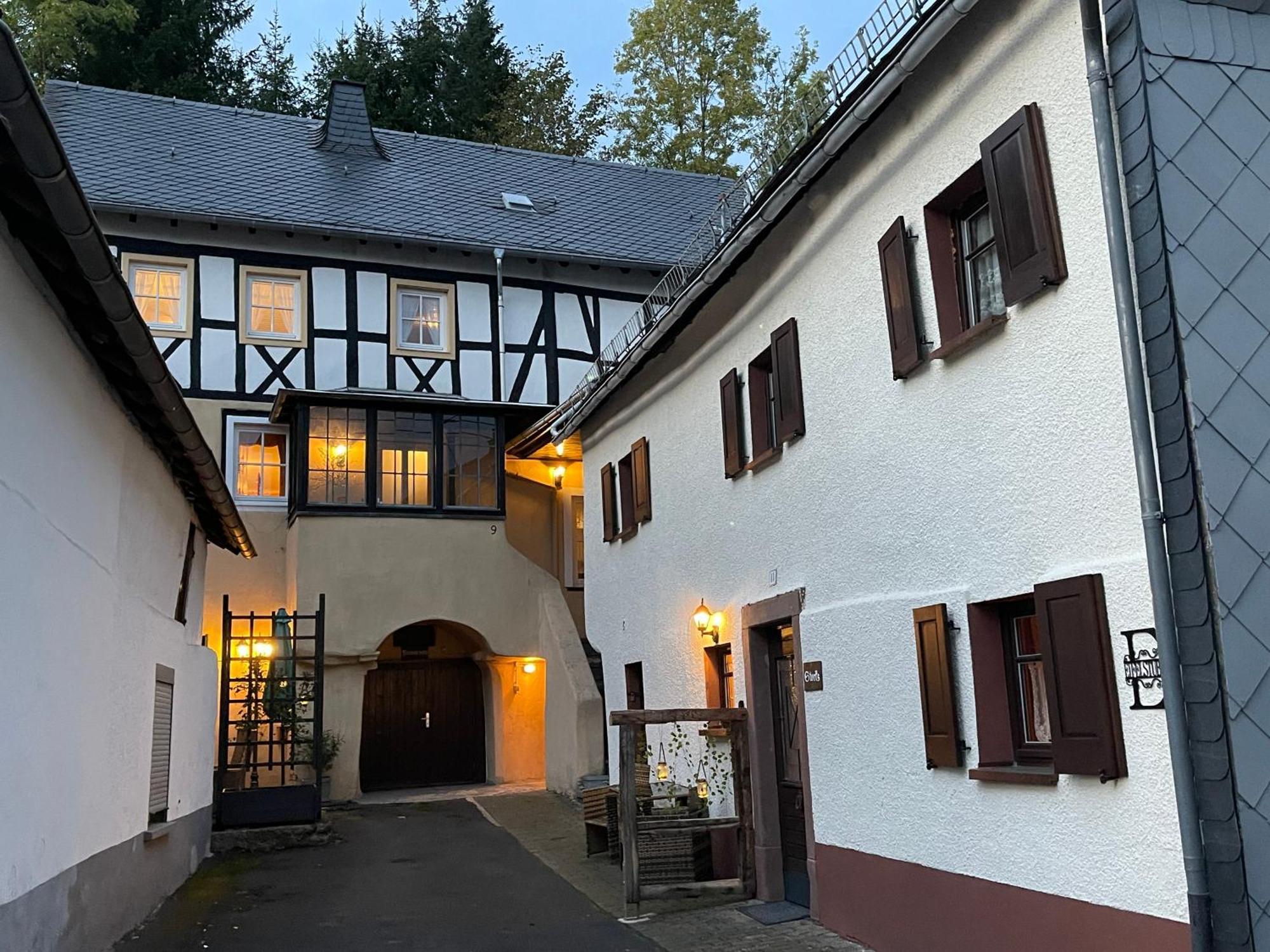 Ferienhaus Eifelstuben Mit Charme - Bauernstube Vulkaneifel - Naehe See Und Burgruine Ulmen Экстерьер фото